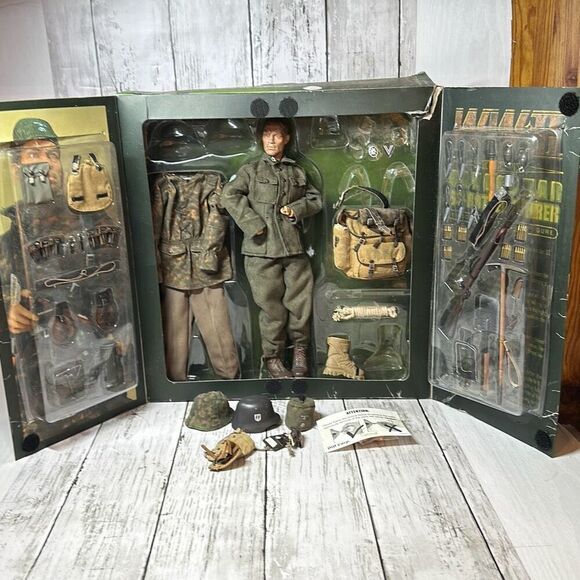 WWII German Handschar SS-Rottenfuhrer 1/6 Scale Slavo Juric Collectible Figure - Picture 1 of 15